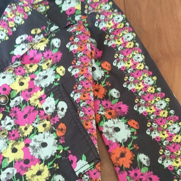 Tulle floral double breasted jacket. - Picture 3 of 3